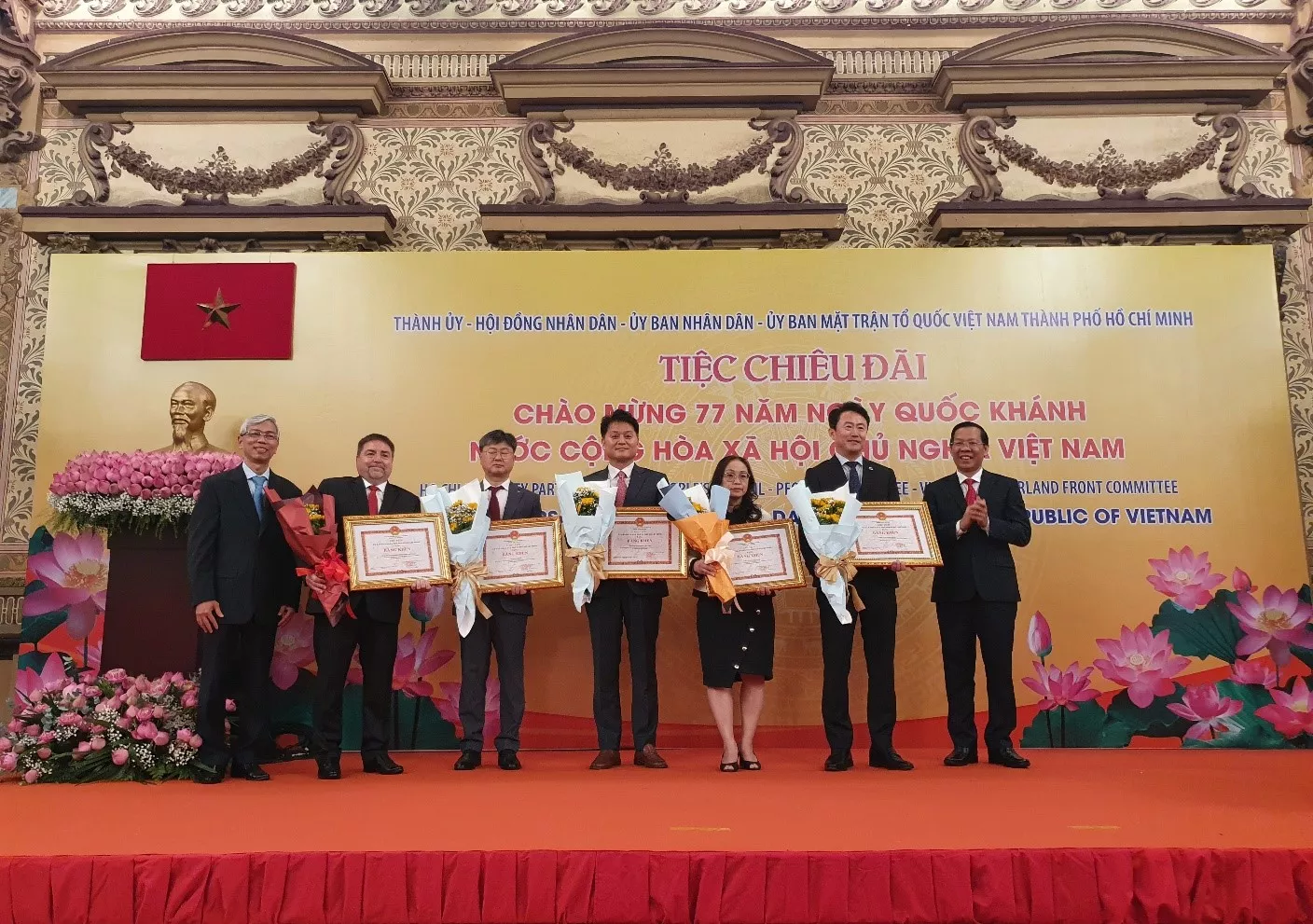 VN press room_receive Certificate of Merit